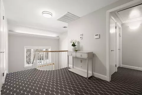 Entry Way - 52 Clinton Rd, Brookline, MA 02445 photo 2 of 3