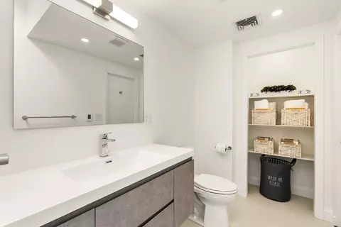 Bath - 52 Clinton Rd, Brookline, MA 02445 photo 3 of 5