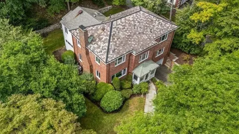 Exterior - 52 Clinton Rd, Brookline, MA 02445 photo 4 of 6