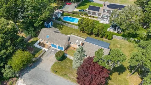 20-22 Glendale Ln, Harwich, MA 02645