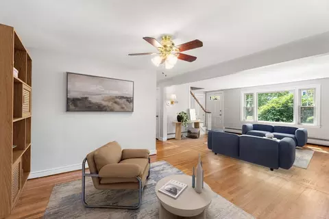 Living - 20 Oakhurst Rd, Beverly, MA 01915 photo 7 of 11