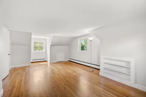 Bedroom - 20 Oakhurst Rd, Beverly, MA 01915 photo 2 of 3