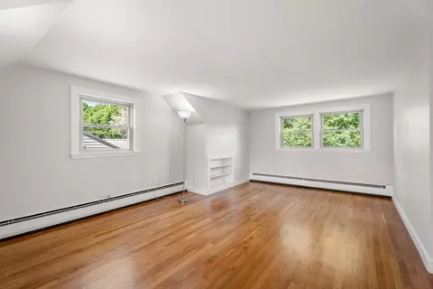 Living - 20 Oakhurst Rd, Beverly, MA 01915 photo 10 of 11