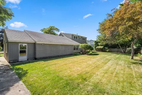 Exterior - 20 Oakhurst Rd, Beverly, MA 01915 photo 9 of 10
