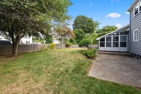 Exterior - 20 Oakhurst Rd, Beverly, MA 01915 photo 7 of 10