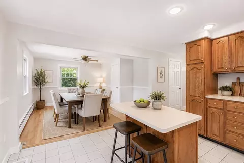 Dining - 20 Oakhurst Rd, Beverly, MA 01915 photo 1 of 1