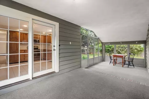 Exterior - 20 Oakhurst Rd, Beverly, MA 01915 photo 5 of 10