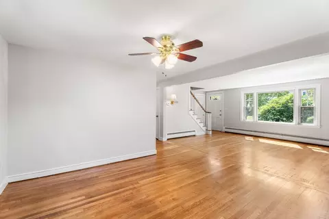 Living - 20 Oakhurst Rd, Beverly, MA 01915 photo 6 of 11
