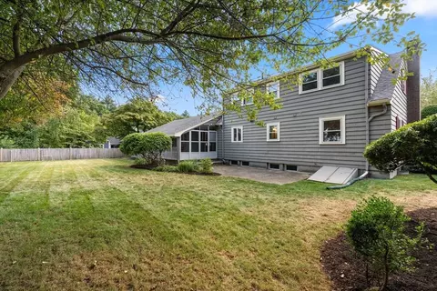 Exterior - 20 Oakhurst Rd, Beverly, MA 01915 photo 8 of 10