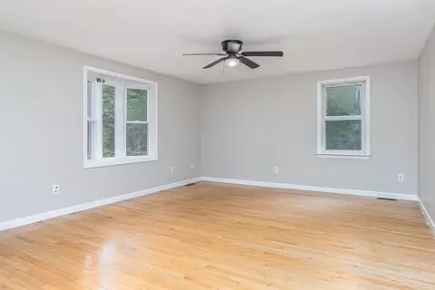 Living - 835 Erickson Rd, Ashby, MA 01431 photo 7 of 10