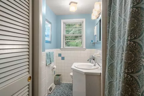Bath - 6 Johnson Rd, Sharon, MA 02067 photo 2 of 2