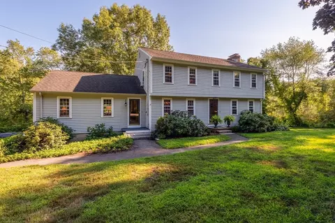 494 Asbury St, Hamilton, MA 01936