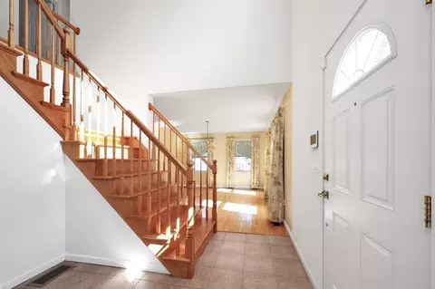 Entry Way - 22 Winter St, Holbrook, MA 02343 photo 2 of 3
