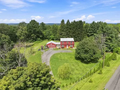 177 North Ln, Granville, MA 01034