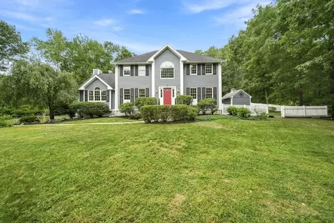 38 Cabral Dr, Middleton, MA 01949 photo 3