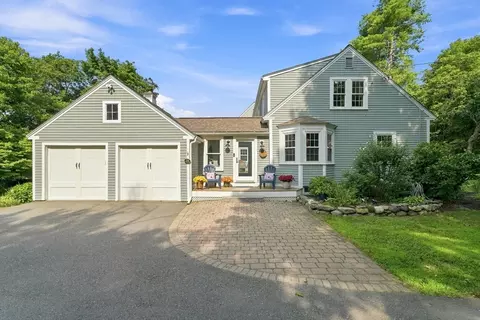 Exterior - 26 Concord Rd, Acton, MA 01720 photo 2 of 6