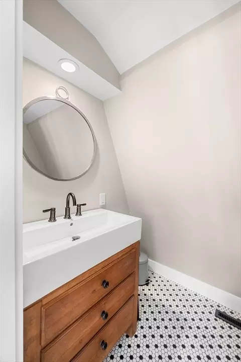 Bath - 3 State St, Marblehead, MA 01945 photo 2 of 2