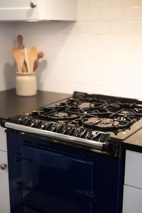 Kitchen - 3 State St, Marblehead, MA 01945 photo 3 of 7