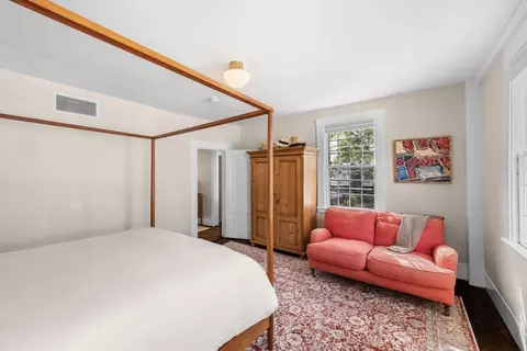 Bedroom - 3 State St, Marblehead, MA 01945 photo 2 of 2