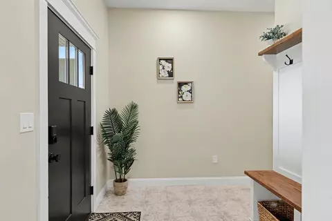 Entry Way - 19 Katherine St, Acushnet, MA 02743 photo 4 of 7