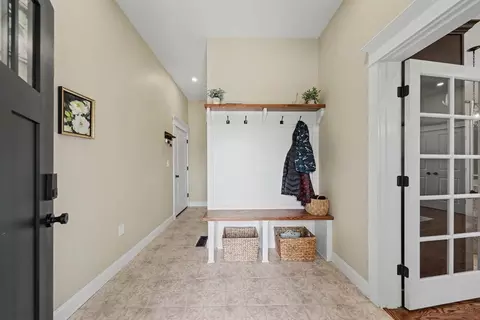Entry Way - 19 Katherine St, Acushnet, MA 02743 photo 3 of 7