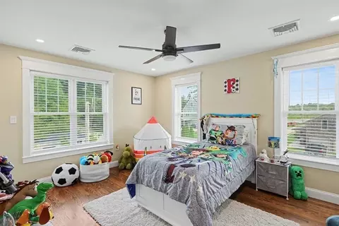 Bedroom - 19 Katherine St, Acushnet, MA 02743 photo 4 of 5