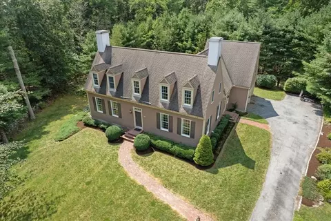 Exterior - 791 Locust St, Raynham, MA 02767 photo 2 of 4