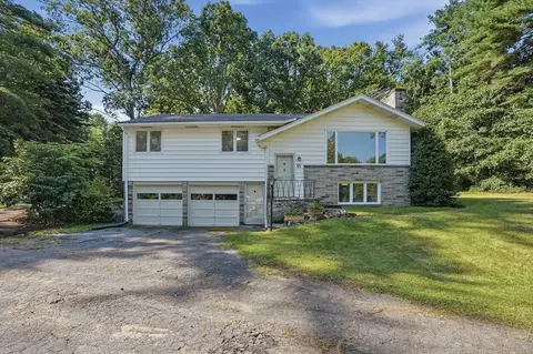 65 Church St, Ludlow, MA 01056