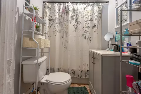 Bath - 76 Acushnet Ave, Springfield, MA 01105 photo 1 of 2