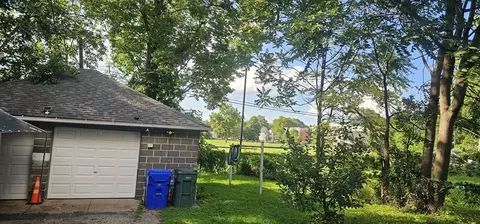 Exterior - 76 Acushnet Ave, Springfield, MA 01105 photo 4 of 4