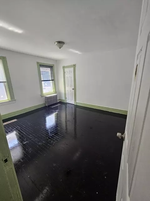 Bedroom - 76 Acushnet Ave, Springfield, MA 01105 photo 3 of 6