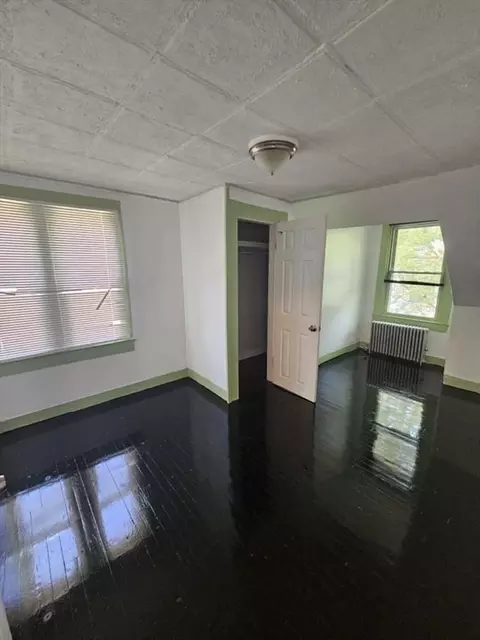 Bedroom - 76 Acushnet Ave, Springfield, MA 01105 photo 1 of 2