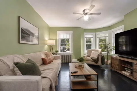 Living - 76 Acushnet Ave, Springfield, MA 01105 photo 4 of 4