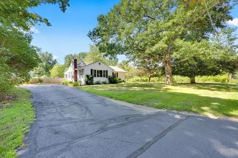 Exterior - 25 Pullard Rd, Grafton, MA 01519 photo 7 of 10