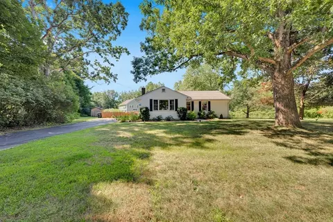 Exterior - 25 Pullard Rd, Grafton, MA 01519 photo 8 of 10