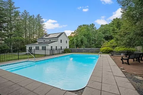 Exterior - 5 Elm St, Upton, MA 01568 photo 3 of 11