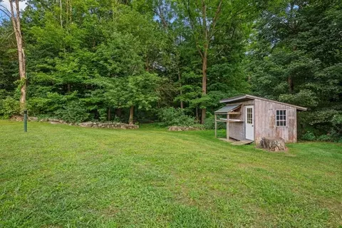 Exterior - 5 Elm St, Upton, MA 01568 photo 8 of 11