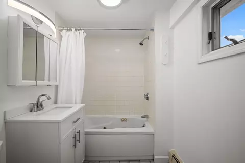 Bath - 5 Elm St, Upton, MA 01568 photo 1 of 4