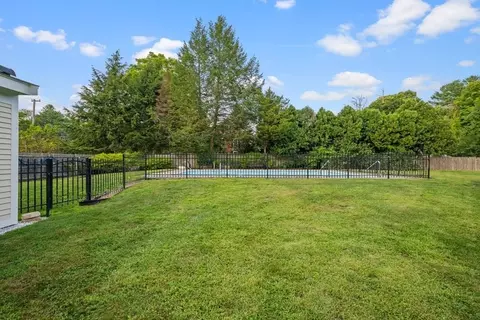 Exterior - 5 Elm St, Upton, MA 01568 photo 7 of 11