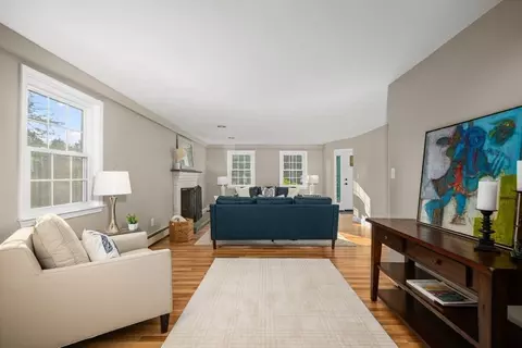 Living - 5 Elm St, Upton, MA 01568 photo 3 of 4