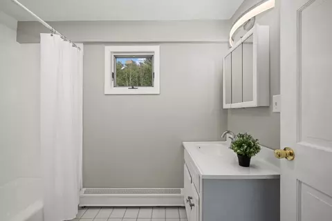 Bath - 5 Elm St, Upton, MA 01568 photo 2 of 4