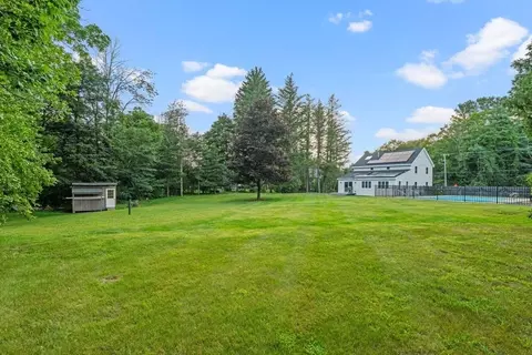 Exterior - 5 Elm St, Upton, MA 01568 photo 5 of 11