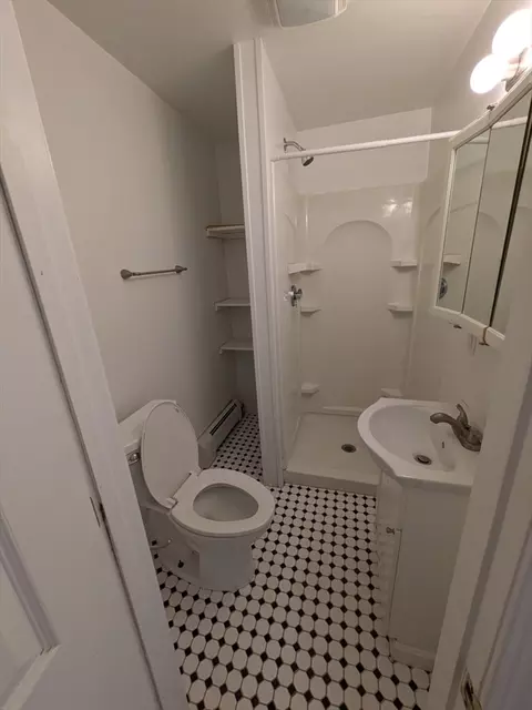 Bath - 7 Albert St, Worcester, MA 01610 photo 1 of 3