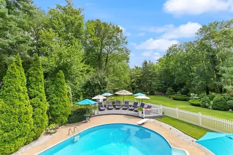 Exterior - 71 Poulos Rd, Braintree, MA 02184 photo 10 of 12