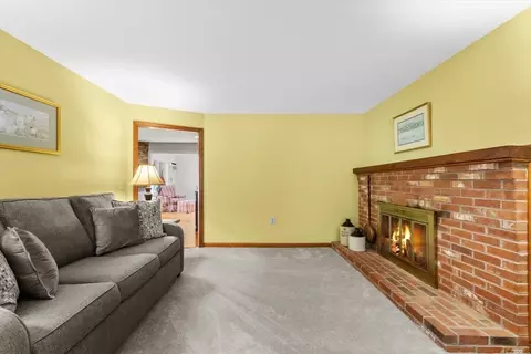 Living - 3 Leone Ln, Mendon, MA 01756 photo 4 of 4