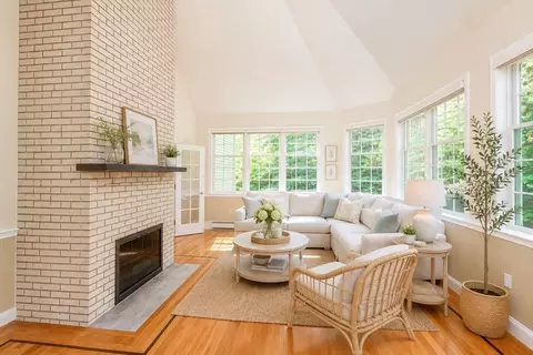 Living - 68 Elm St, Canton, MA 02021 photo 2 of 4