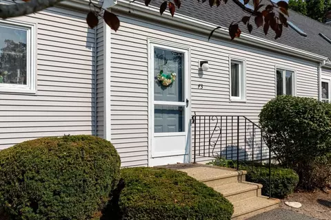 52 Liberty St #F3, Plymouth, MA 02360