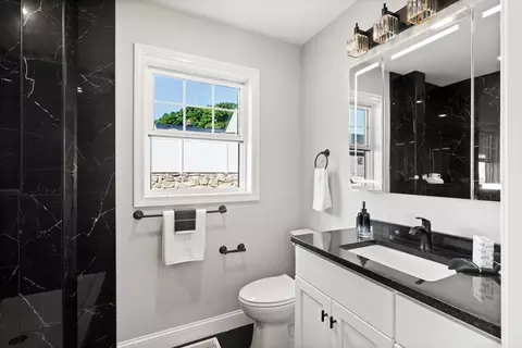Bath - 660 Hildreth St, Dracut, MA 01826 photo 2 of 3