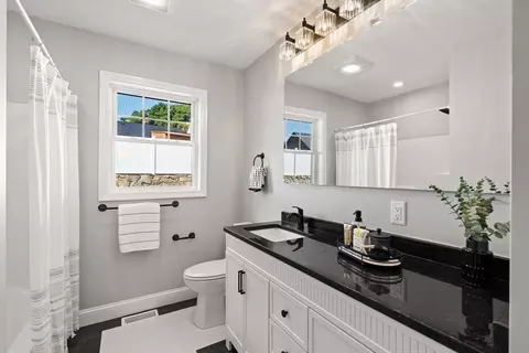 Bath - 660 Hildreth St, Dracut, MA 01826 photo 3 of 3