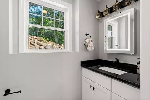 Bath - 660 Hildreth St, Dracut, MA 01826 photo 1 of 3